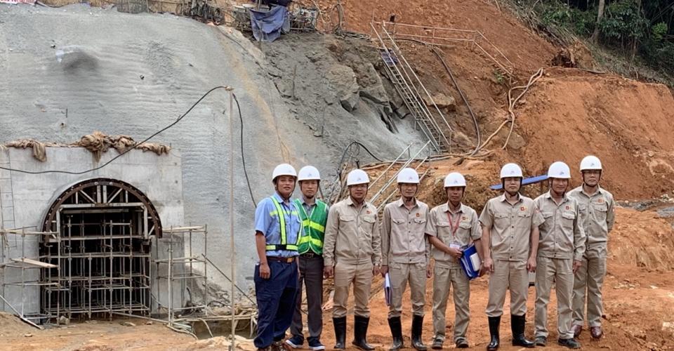 Tổng giám đốc Sông Đà 5 đi thăm và kiểm tra công trường thủy điện Nam Emoun – CHDCNDN Lào