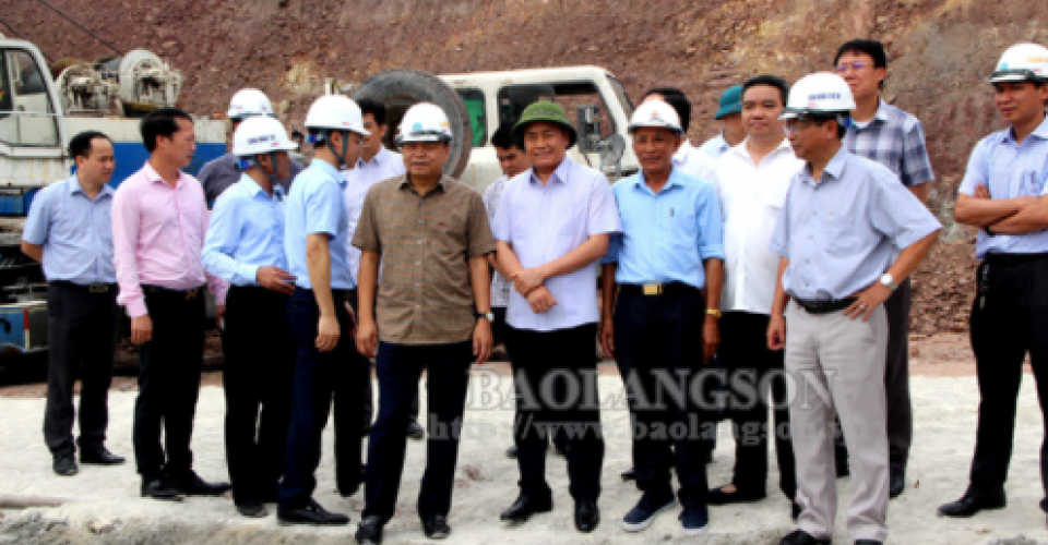 Đoàn công tác của Bộ Nông nghiệp và Phát triển nông thôn kiểm tra dự án hồ chứa nước Bản Lải