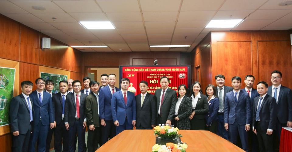 Đảng bộ Công ty Cổ phần Sông Đà 5 tổ chức Hội nghị tổng kết công tác xây dựng Đảng, công tác SXKD năm 2023 và triển khai nhiệm vụ năm 2024