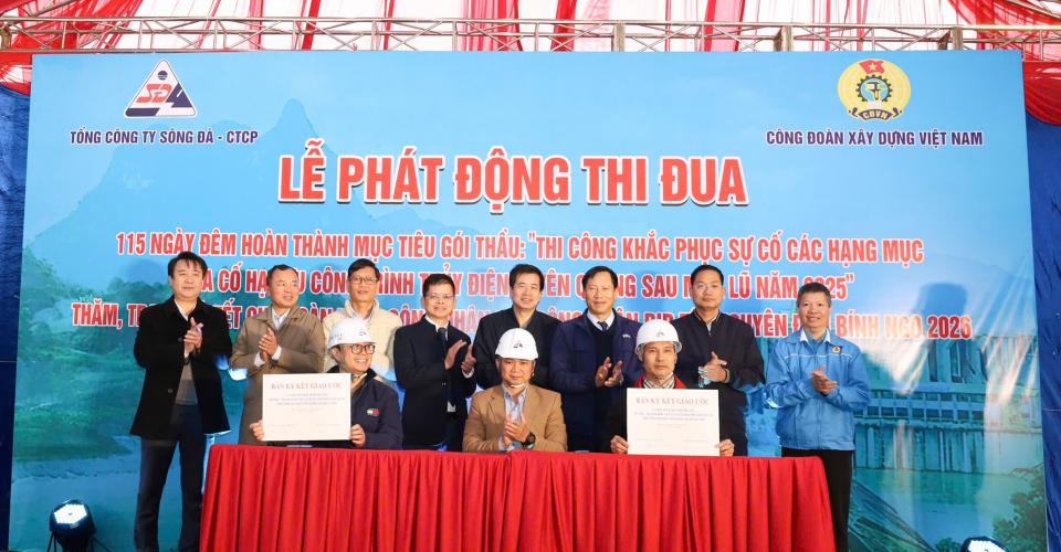 Chủ tịch Công đoàn Xây dựng Việt Nam thăm, chúc Tết và tặng quà đoàn viên, người lao động TCT Sông Đà tại công trình Thủy điện Tuyên Quang