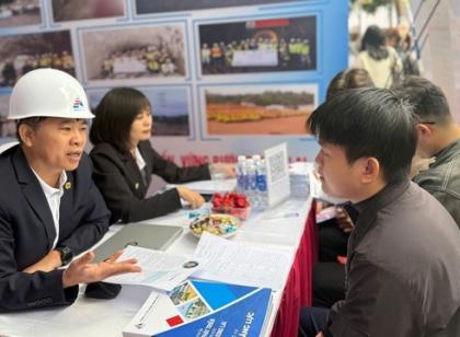 ‘Khát’ nhân lực trẻ, doanh nghiệp sẵn sàng ký hợp đồng khi sinh viên chưa tốt nghiệp