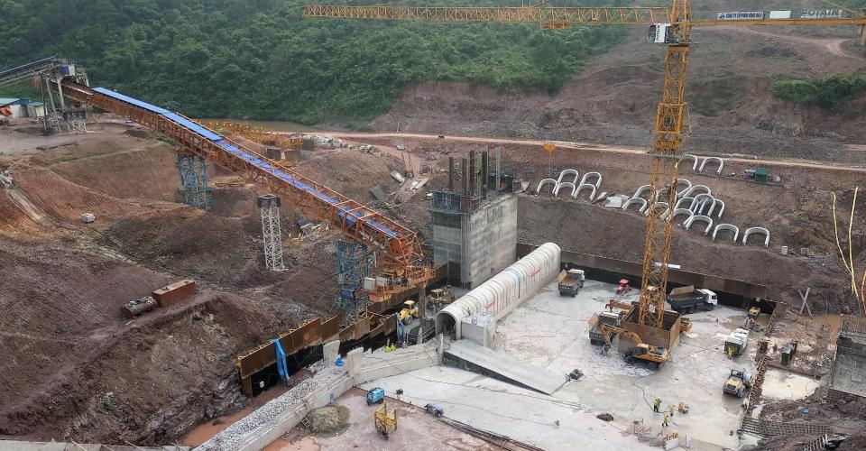 The first blocks of RCC concrete was placed in the site of Ban Lai Reservoir Project. 
