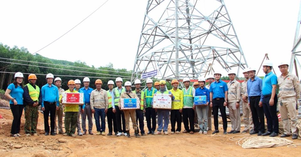 Đoàn công tác của CĐXDVN và TCT Sông Đà đi thăm công trường Dự án Đường dây 500KV Quảng Trạch - Quỳnh Lưu