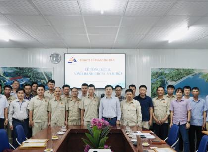 Sôi nổi khí thế lao động đón xuân Giáp Thìn 2024 trên công trường Thủy điện Nam Phak - CHDCND Lào