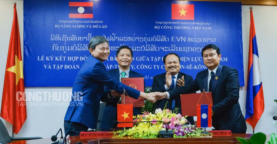Việt Nam - Lào ký kết 5 hợp đồng mua bán điện