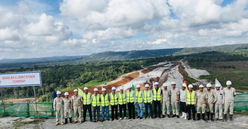 Đoàn công tác của SCIC và TCT Sông Đà đi thăm và làm việc với Tổng thầu Sông Đà 5 tại Dự án Thủy điện Nam Phak - CHDCND Lào